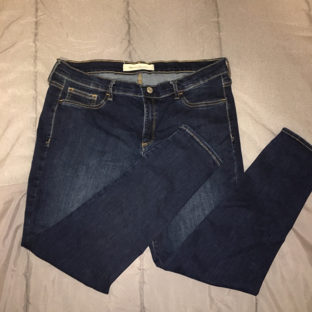 NWOT Gap “Easy Legging” Jeans